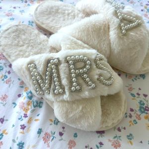 Mrs. Bridal wife slippers